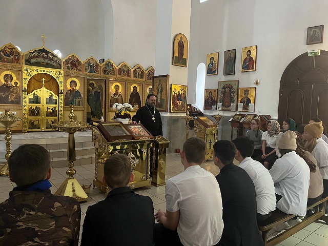В начале декабря православные христиане отмечают один из важнейших церковных праздников — Введение во храм Пресвятой Богородицы